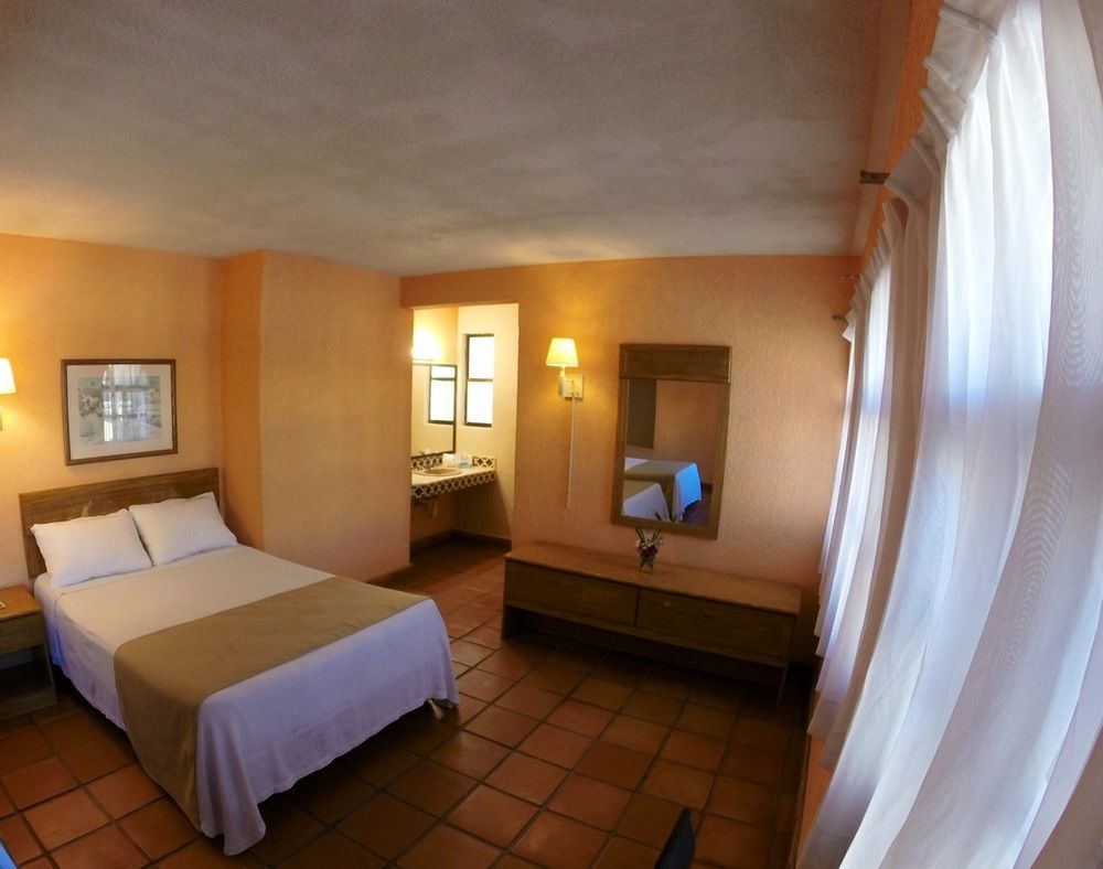 Hotel Plaza Loreto Centro Historico Exterior photo