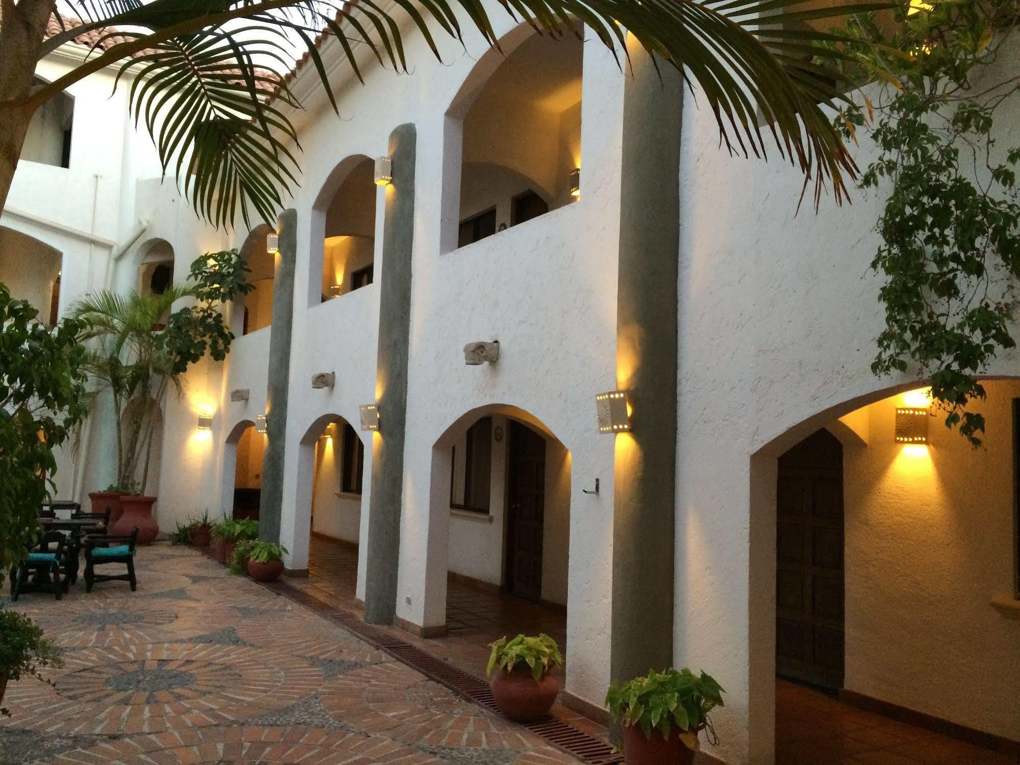 Hotel Plaza Loreto Centro Historico Exterior photo